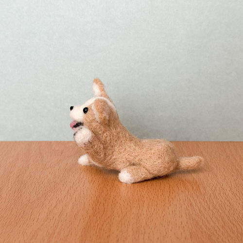 ハンドメイド☆羊毛フェルト コーギー犬 ブローチ - メルカリ