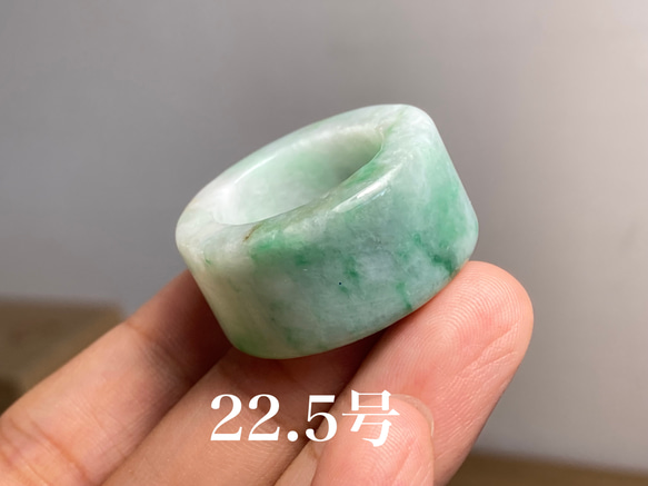 L6-102 一点物 花緑 22.5号 ミャンマー産天然 A貨 本翡翠 くりぬき