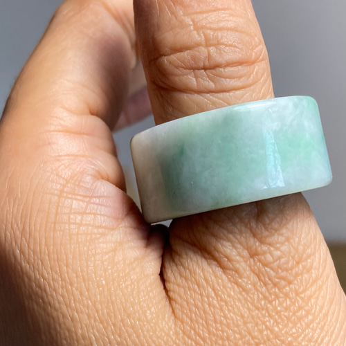 L6-102 一点物 花緑 22.5号 ミャンマー産天然 A貨 本翡翠 くりぬき