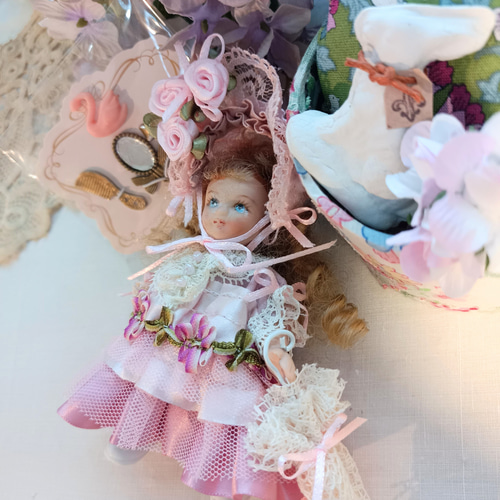 20％OFF SALE】ビスクドール ☆ｳﾞｨｸﾄﾘｱﾝ風ﾐﾆｮﾈｯﾄ☆プレゼンテーション 
