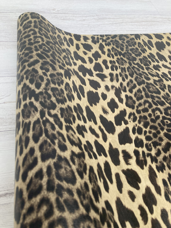本革レオパード柄プリント　80×60cm 1枚目の画像
