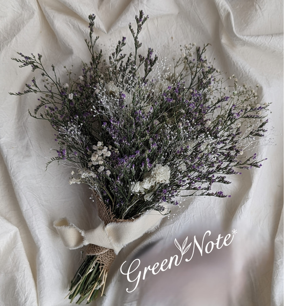 かすみ草とブルーファンタジアのブーケ