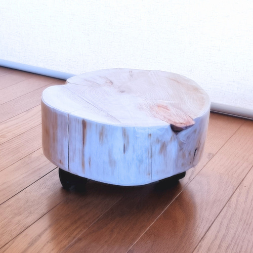 いい香り 東濃ひのき 切株スツール テーブル 無垢無塗装 節あり 持ち手 いい香り 東濃ひのき 切株スツール テーブル 無垢無塗装 節あり 持ち手