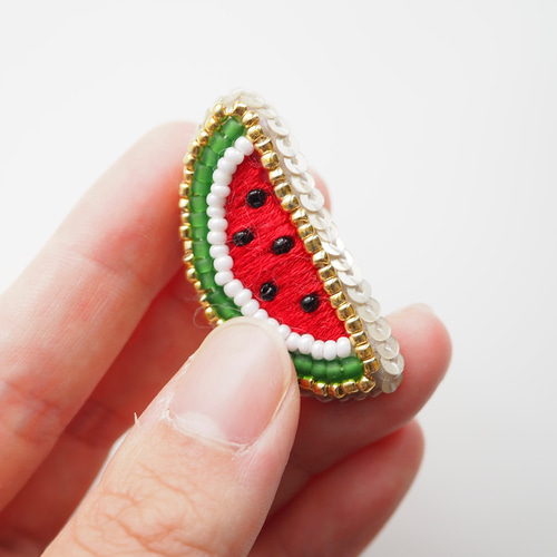 タケコブター コアラ スイカビーズ 刺繍 ブローチ ハンドメイド 公式ショップ】 コアラ タケコブター 刺繍 ハンドメイド スイカ