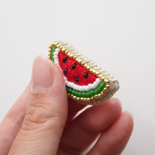 SALE】✳︎ スイカ ✳︎ ビーズ 刺繍 ブローチ ブローチ