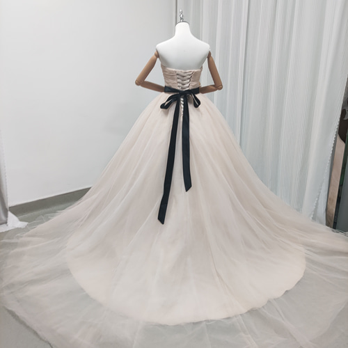 送料無料！カラードレス 取り外しオフショルダー 薄シャンパンの色  