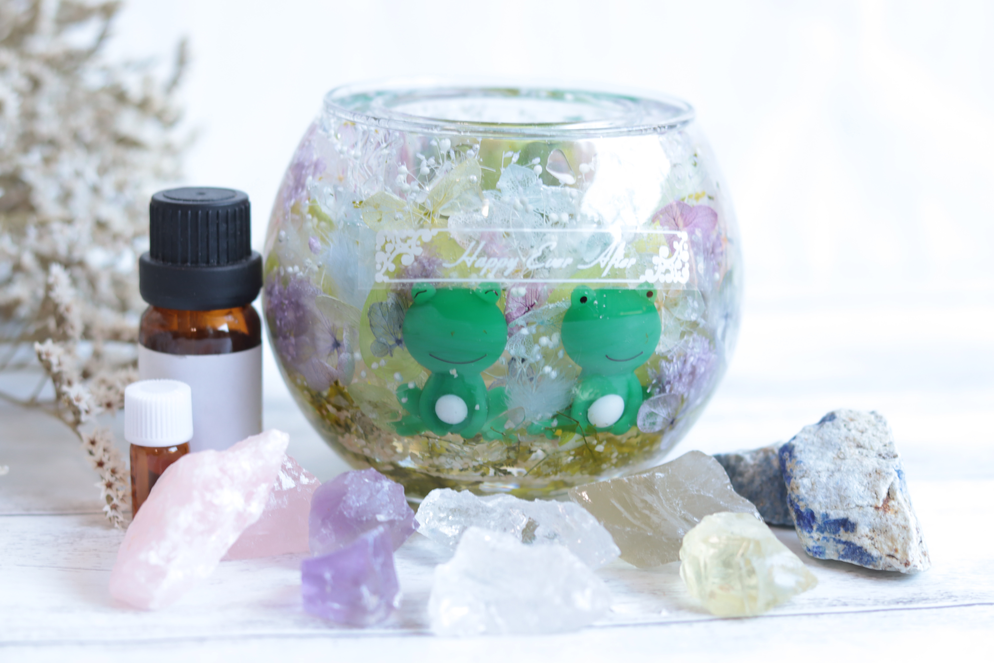 【天然石アロマストーン付】「雨粒水晶の降る水中花畑“カエルさんと紫陽花”」アロマホルダー＊誕生石