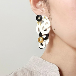 大ぶり和紙アートサークルピアス(イヤリング) 個性的揺れない大人の