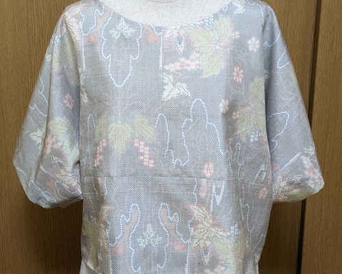 お値下げ 着物リメイク 大島紬 大きなロールカラーの ブラウス 着物リメイク 大島紬 大きなロールカラーの ブラウス