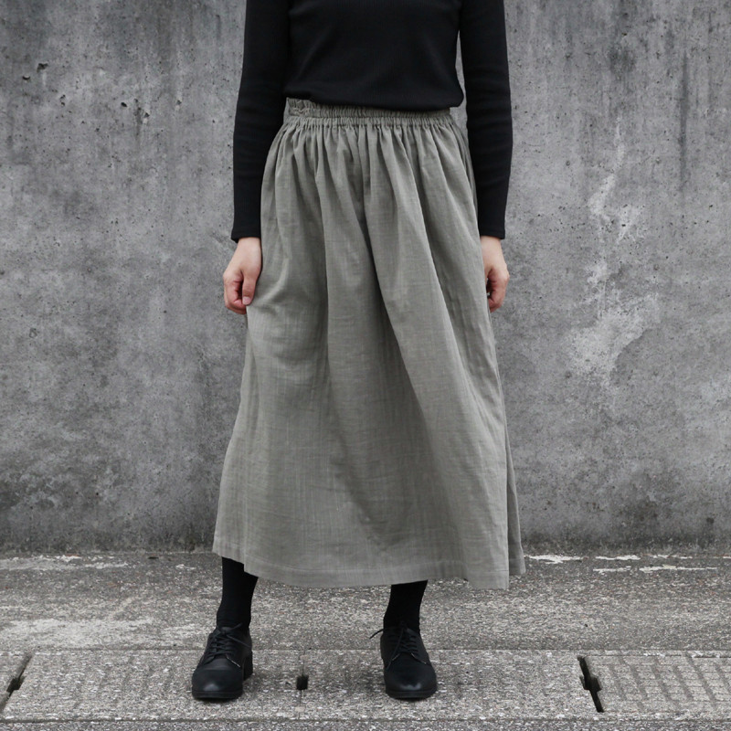 ふんわり柔らかスラブダブルガーゼのギャザースカート（ストーングレー）ポケット タンブラー加工 グレイ