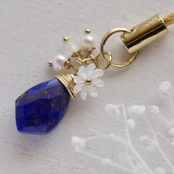 ラピスラズリ(マーキス)とマーガレットシェルのストラップ(イヤホンジャックなどに変更可能） 4枚目の画像