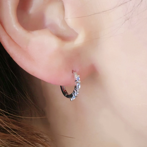 涼しげブルー×透明感》アクアマリンワンタッチフープピアス/イヤリング