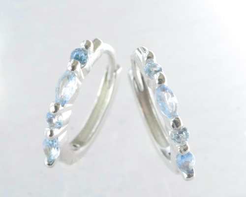 1035疲れた思考や精神を解放✨天然石ピアス フープ グリーンアクアマリンピアス 涼しげブルー×透明感》アクアマリンワンタッチフープピアス/イヤリング