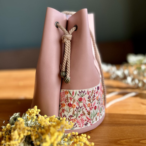 インド刺繍と本革の3way巾着バッグ＊ピンク＊レザー＊肩掛け・斜