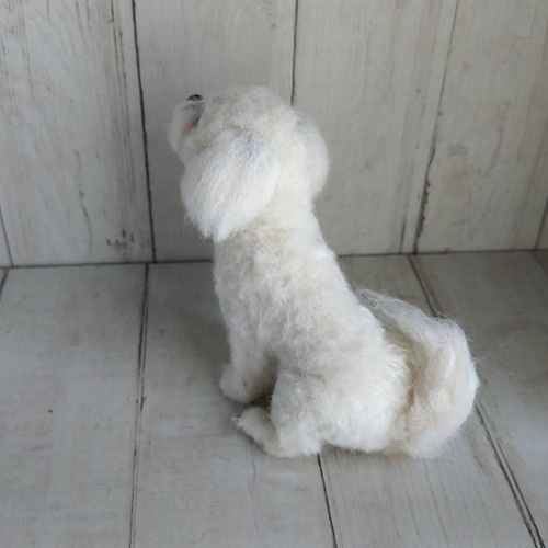 マコ　ハンドメイド 羊毛フェルトの犬 白　　手のひら大 羊毛フェルト］手の平サイズのうちの子、愛犬オーダー 羊毛フェルト