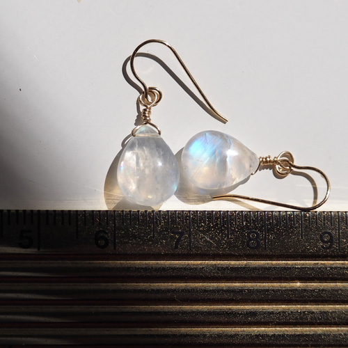 ロイヤルブルームーンストーンピアス 14kgf RoyalBlueMoonstone