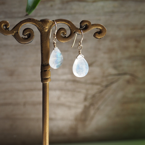 ロイヤルブルームーンストーンピアス 14kgf RoyalBlueMoonstone ロイヤルブルームーンストーンピアス 14kgf RoyalBlueMoonstone