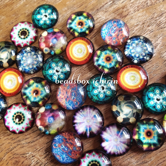 ガラスカボション☆魔法陣 12ｍｍ クリア ドーム 30個セット 1枚目の画像