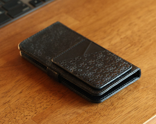 黒澤ダイヤ　手帳型スマートフォンケース未開封未使用です　スクフェス限定 2025年最新】手帳型スマホケース 黒澤ダイヤの人気アイテム