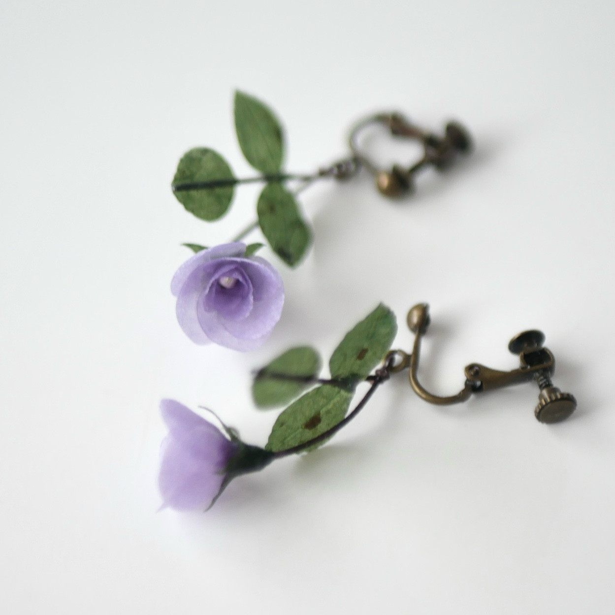 和紙の花「小径のばら」紫　パープル　イヤリング／ピアス