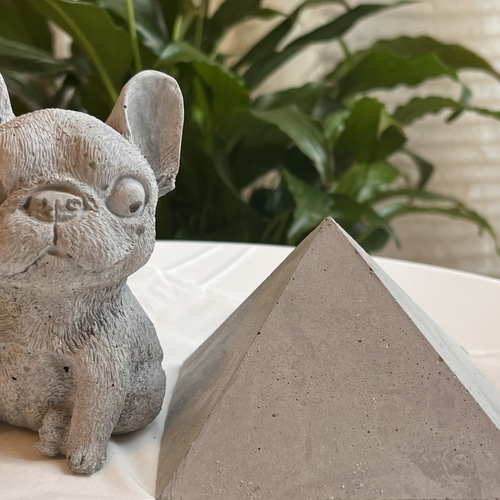 ガーデニンググッズ♡フレンチブルドッグ&黄金比ピラミッド置物 多肉