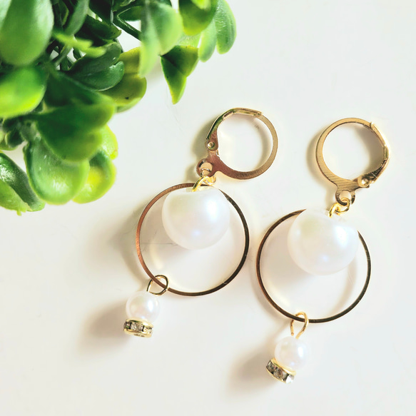 パール調ビーズのサークルピアス☆鈴丸☆2連☆華やか☆イヤリング変更  