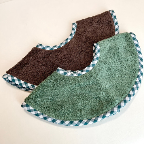 送料無料 紺色のチェック柄 襟付きスタイ