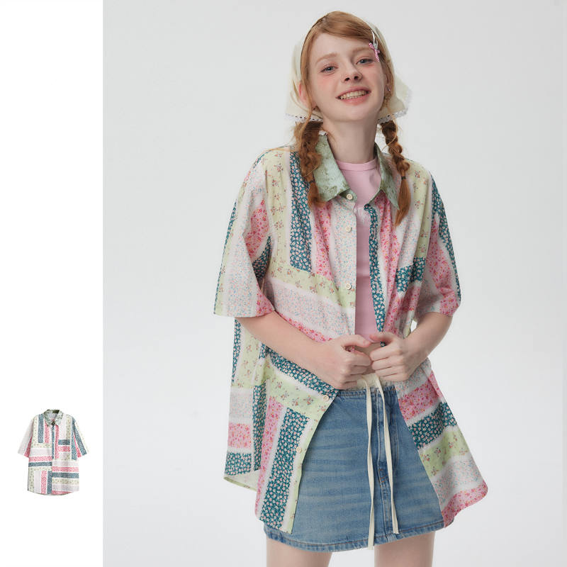 おしゃれな小花デザインのゆったり半袖シャツ・メンズ・レディース兼用 W376