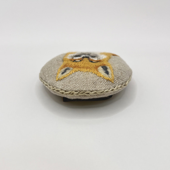 キツネの刺繍ブローチ（手縫い） 6枚目の画像