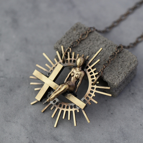 ソーマ神権現｜ペンダント｜ネックレス｜真鍮｜人間｜シルエット｜後光