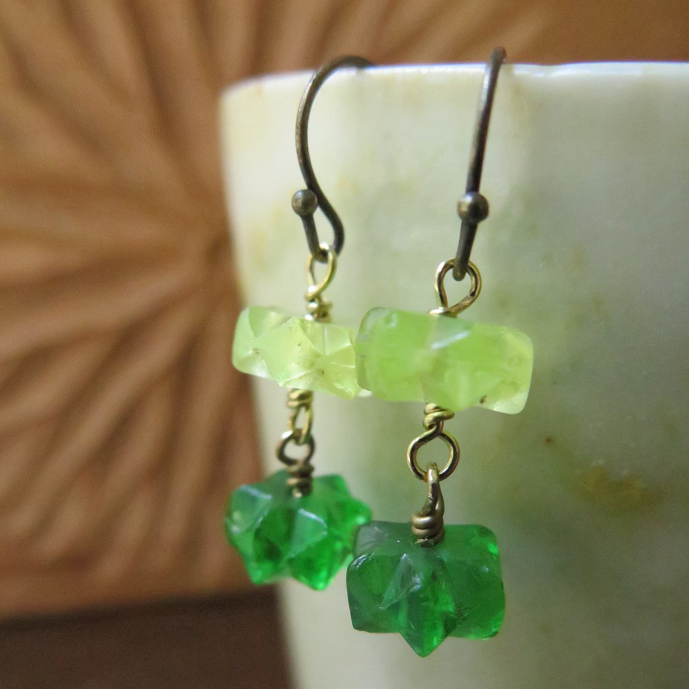 アンティーク　nico　ウランガラス　星　黄色　＆緑　ピアス＆イヤリング　百世 momotose（西）