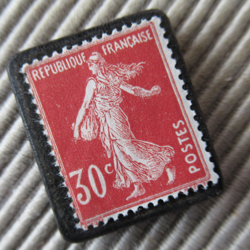 フランス 1937~39年切手ブローチ9666 ブローチ Yukio TANZAWA