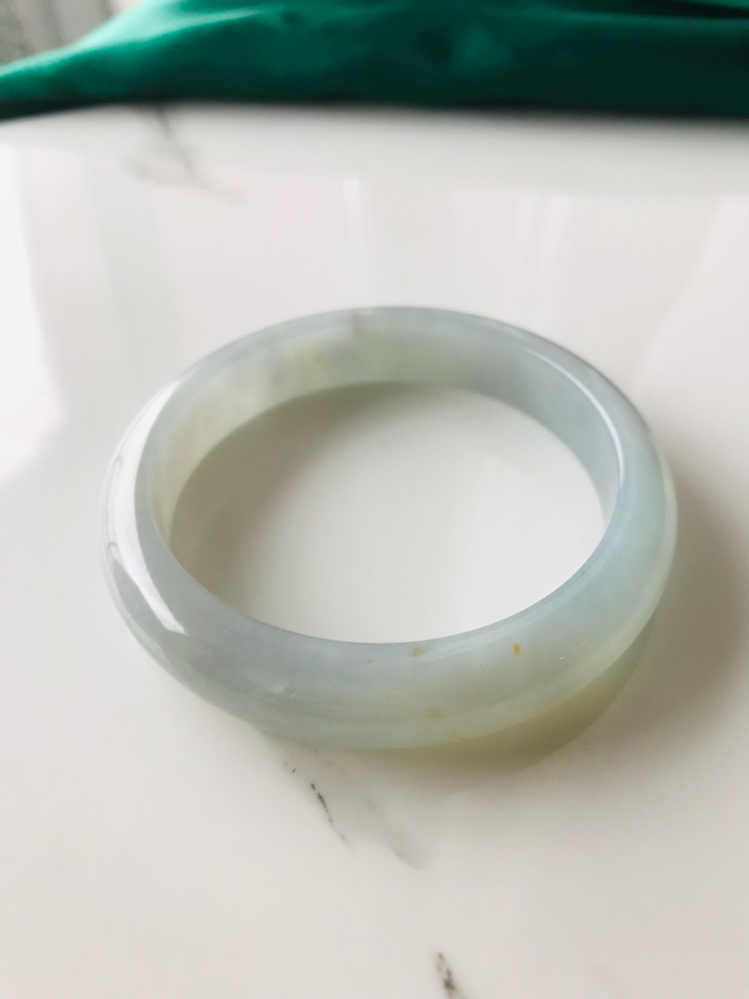 【B1510-0099】ジェイド　翡翠　ヒスイ　バングル  一点もの　ミャンマー産　ホワイト　イエロー　56.4mm