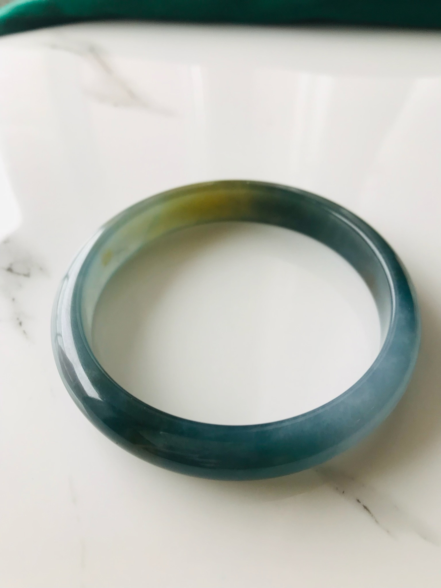 【B3010-0101】ジェイド　翡翠　ヒスイ　バングル　グアテマラ産　アイスブルー　アイスイエロー　61.4mm