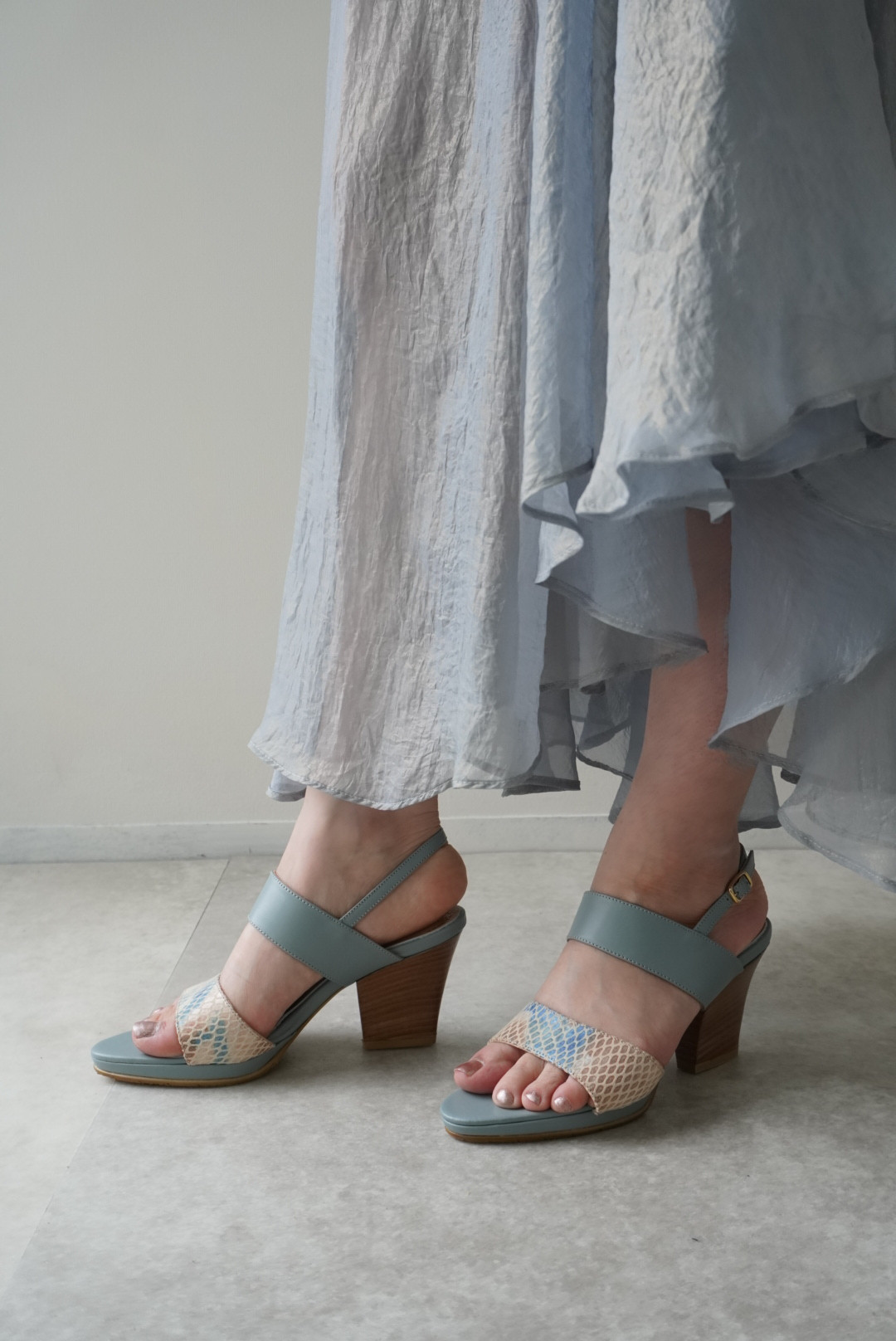 数量限定セール★ブル－×ベ－ジュミックス★ハーフウエッジハイヒールサンダル