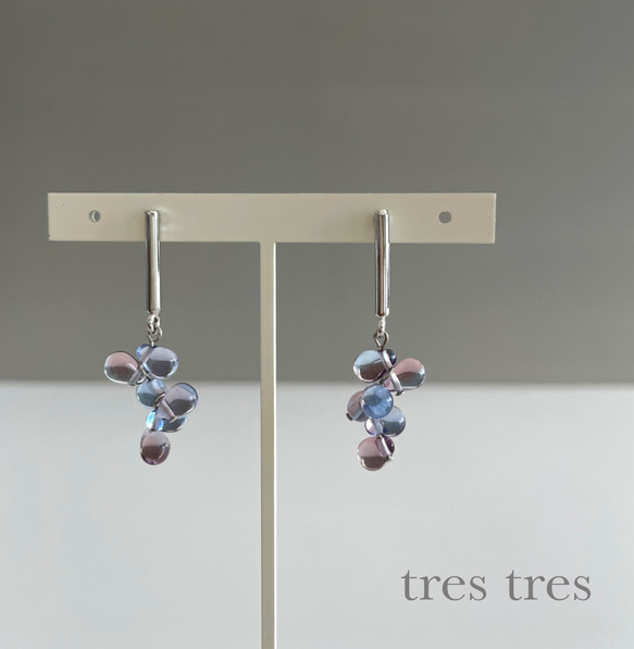 ブルー&パープル◆メタルスティックとしずくのピアス/イヤリング◆紫陽花 アナベル ドロップ 水滴 シンプル クリア 透明 1枚目の画像