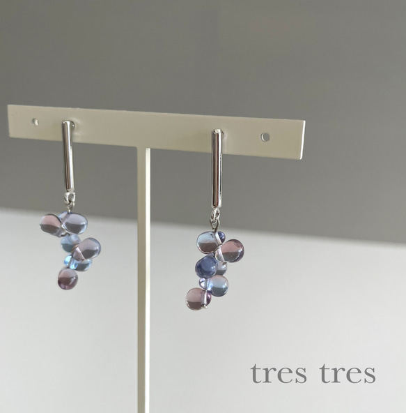 ブルー&パープル◆メタルスティックとしずくのピアス/イヤリング◆紫陽花 アナベル ドロップ 水滴 シンプル クリア 透明 2枚目の画像