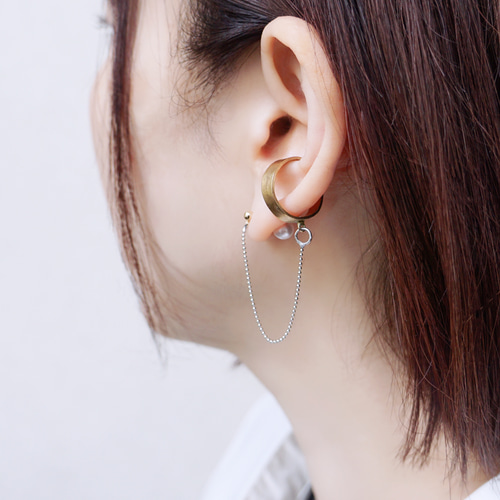 2wayピアス+真鍮イヤーカフ】ボールチェーン パールキャッチ