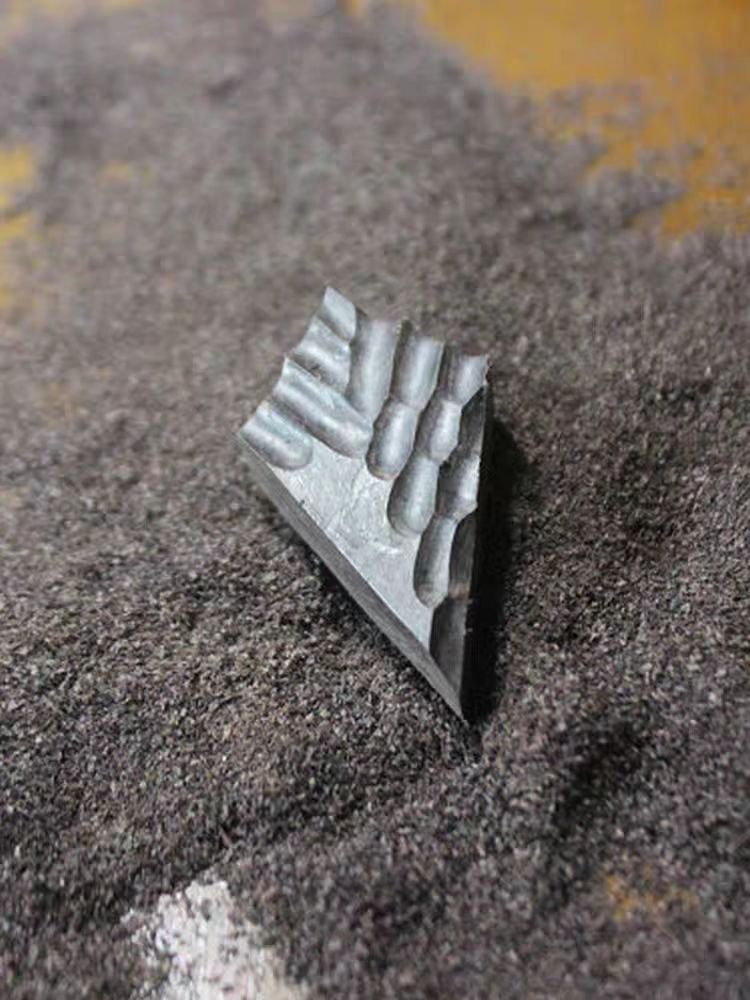 ハンドメイド 木のネックレス ペンダント 黒檀 ドラゴンの鱗 手作り 木アート 誕生日 周年 記念日 男性女性 ギフト