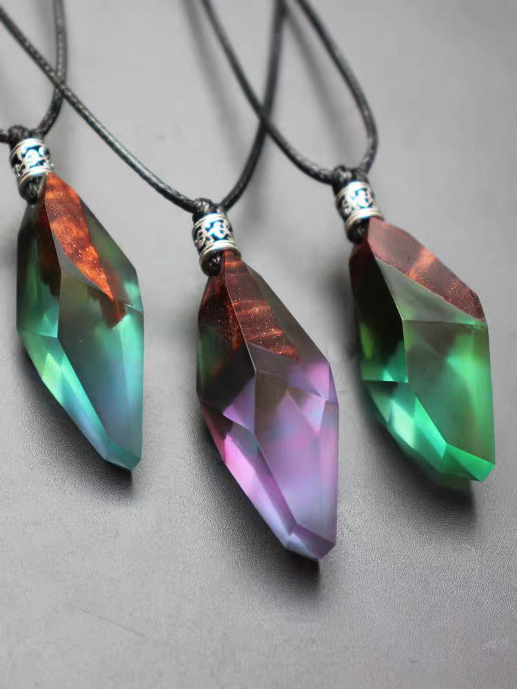 ハンドメイド 木のネックレス オーロラ ペンダント ヒナガネムシ レジンアート 誕生日 周年 記念日 男性 女性 ギフト