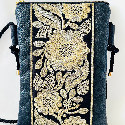 受注製作】インド刺繍リボン フェイクレザーキルティング お出かけ