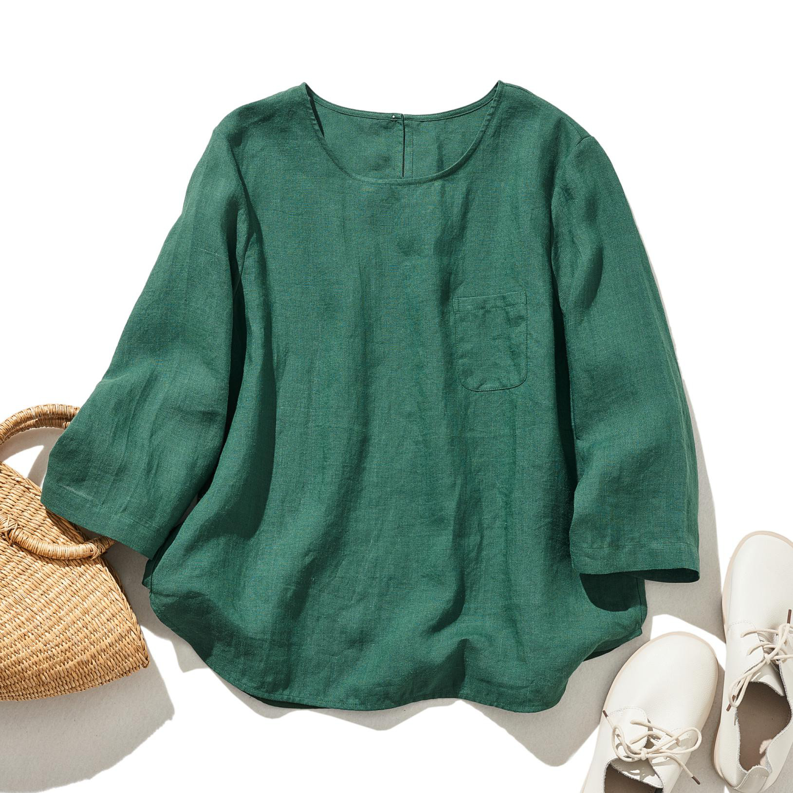 さらりと着心地よい、リネンブラウス  7分袖　濃緑　240517-5