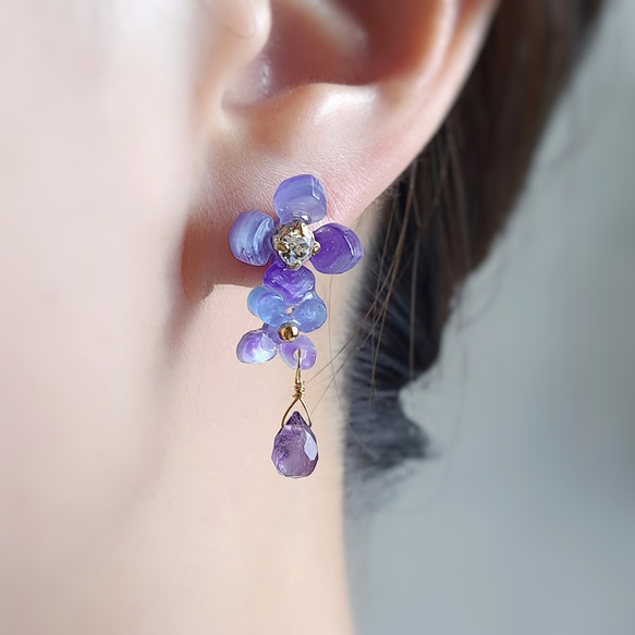 幻想グラデーション◆紫陽花の朝露(天然石アメジスト)/ピアス・イヤリング　(金属アレルギー対応) 1枚目の画像