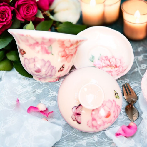 芍薬がそっと咲く ピンクとパープルの白磁蓋碗｜中国茶 ティーカップ