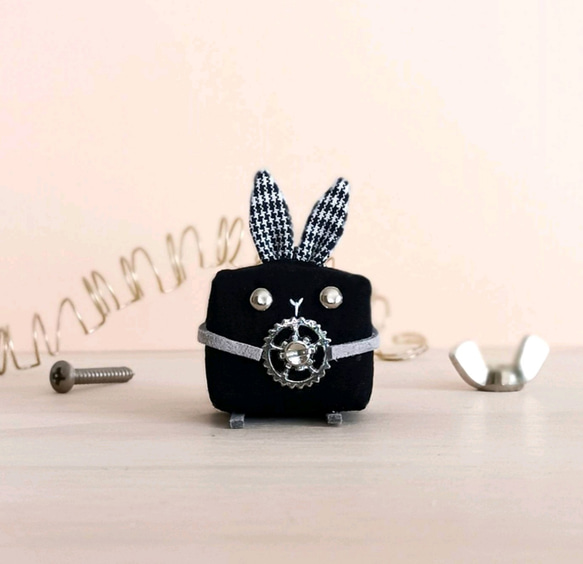 うさぎロボのうさtanマスコット!┃黒兎 ぬいぐるみチャーム うさぎロボのうさtanマスコット!┃黒兎 ぬいぐるみチャーム