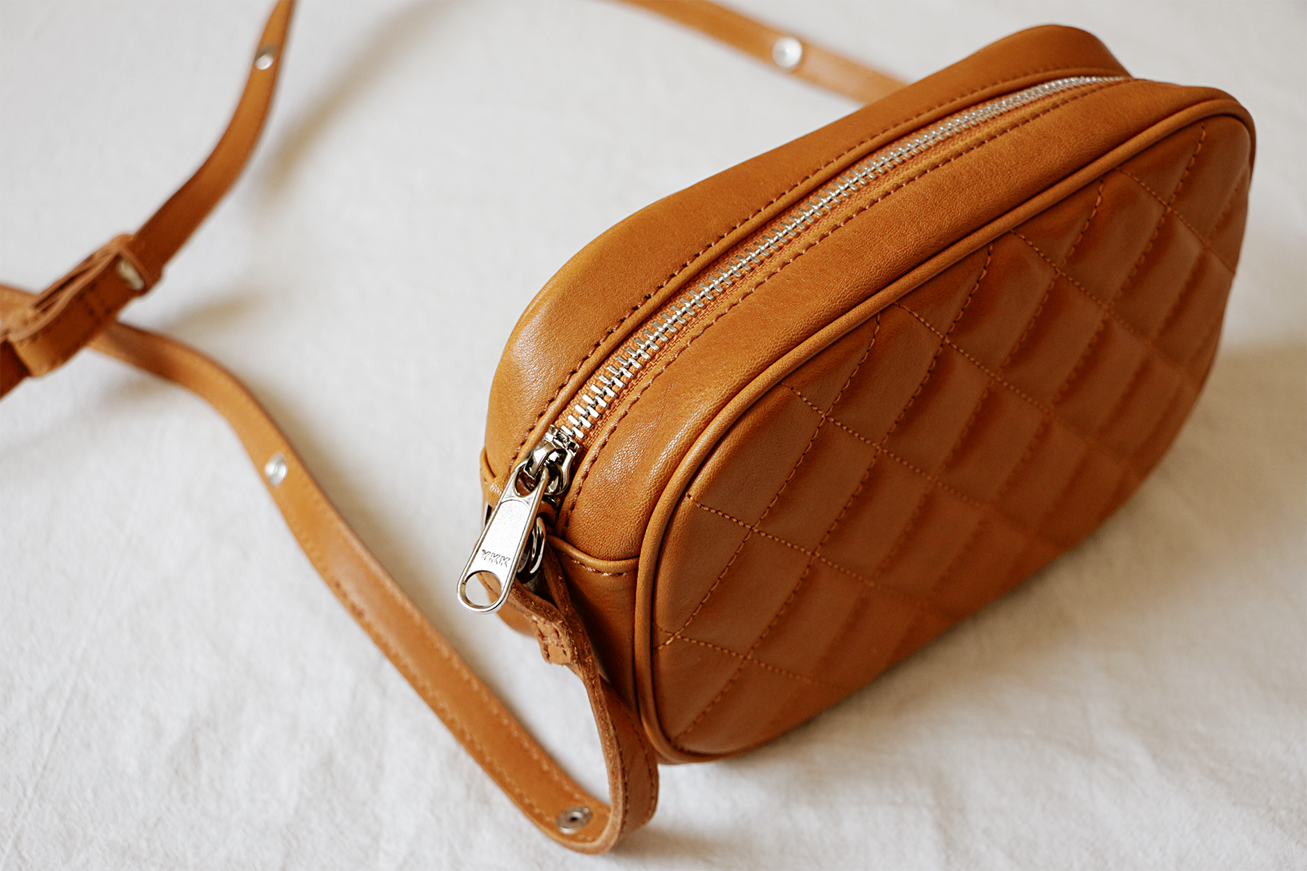 2way本革ショルダーバッグ斜め掛け出会いミニバッグ軽いポシェット