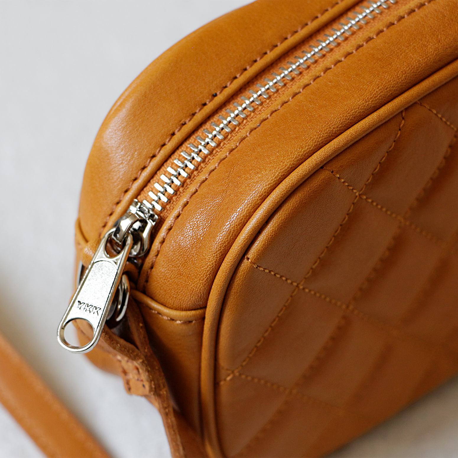 2way本革ショルダーバッグ斜め掛け出会いミニバッグ軽いポシェット