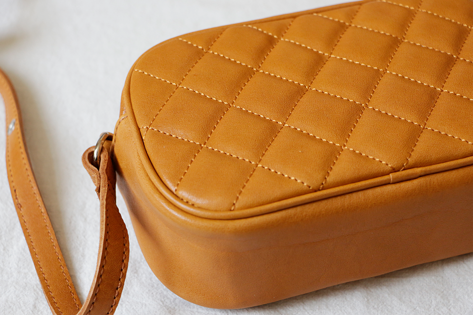 2way本革ショルダーバッグ斜め掛け出会いミニバッグ軽いポシェット