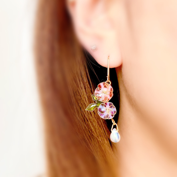 爽やかガラスのようなレジンピアス asymmetry チタン | kanameTORi