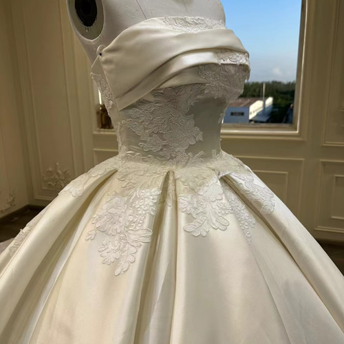 憧れのドレス！光沢サテン 可愛いレース胸フリル 編み上げ ロング